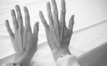 découvrez les différentes facettes du vieillissement, ses impacts sur la santé, les soins et les conseils pour bien vieillir, ainsi que les avancées scientifiques sur l’aging.
