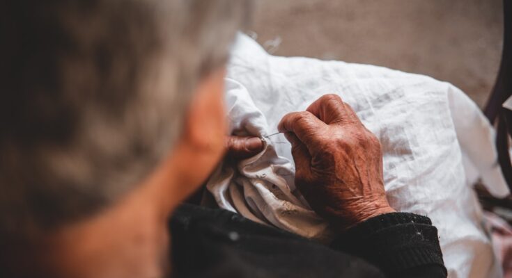 découvrez les soins de fin de vie : accompagnement personnalisé, confort et soutien pour les patients et leurs proches durant les derniers moments de la vie.