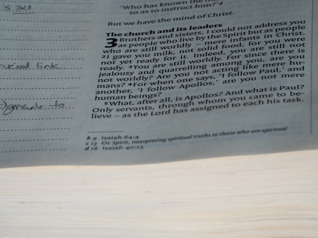 découvrez comment rédiger un testament notarié en toute sécurité avec l'aide d'un notaire professionnel. assurez la protection de vos proches et la transmission de votre patrimoine.