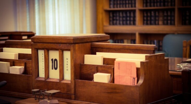 découvrez comment rédiger un testament notarié sécurisé et conforme en france. assurez la transmission de votre patrimoine en toute sérénité grâce aux conseils d'un notaire.
