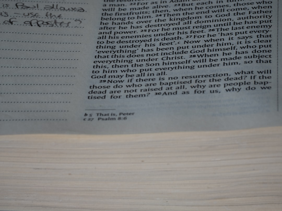 découvrez comment rédiger un testament notarié sécurisé, conforme à la législation française, pour garantir la transmission de votre patrimoine en toute sérénité.