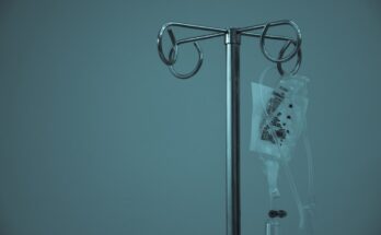 découvrez les soins palliatifs : une approche médicale qui vise à améliorer la qualité de vie des patients atteints de maladies graves, en soulageant la douleur et en apportant un soutien personnalisé aux patients et à leurs proches.