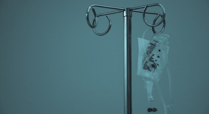 découvrez les soins palliatifs : une approche médicale qui vise à améliorer la qualité de vie des patients atteints de maladies graves, en soulageant la douleur et en apportant un soutien personnalisé aux patients et à leurs proches.