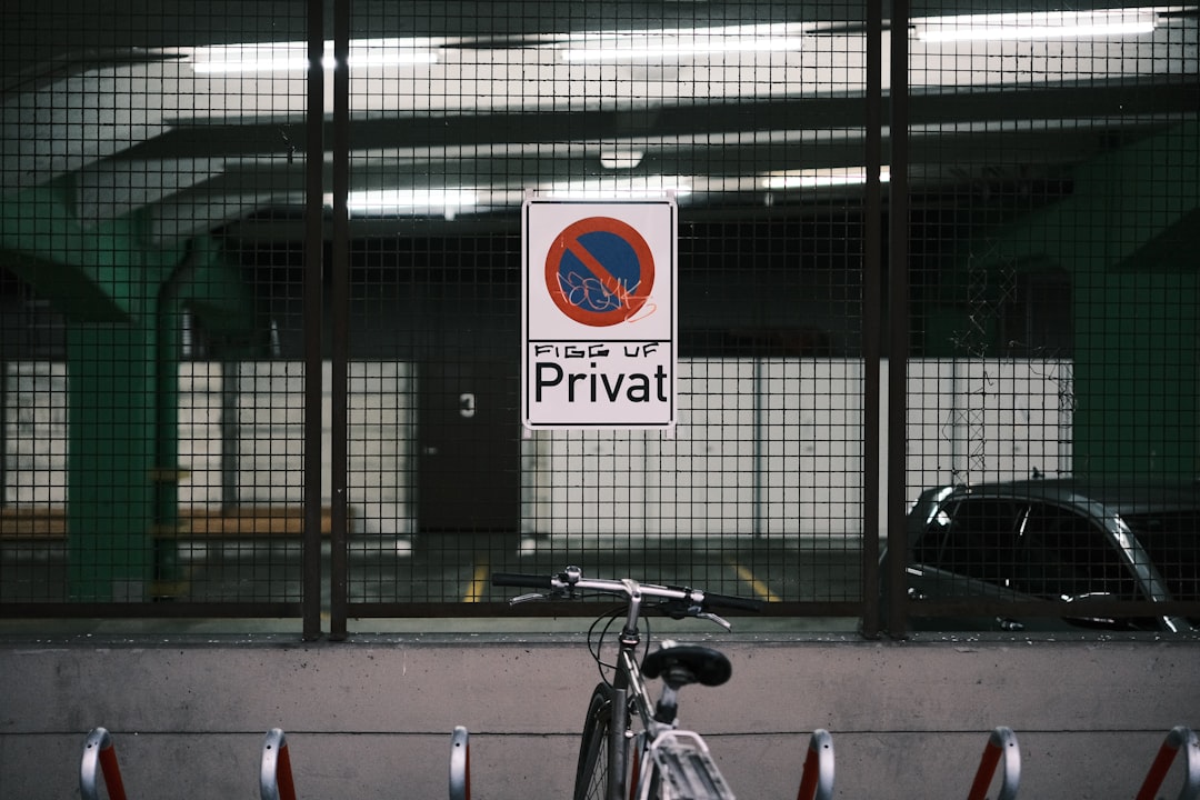 découvrez l'importance d'un testament privé pour protéger vos dernières volontés et assurer la transmission de votre patrimoine en toute confidentialité.